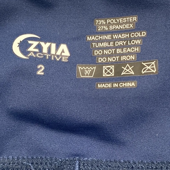 Zyia Active High Rise Cropped Leggings Size 2 Blue Camo Pockets Light n Tight - Picture 6 of 6